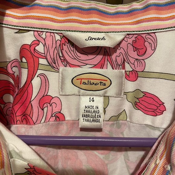 Talbot’s Women’s Floral Button Down Blouse - Picture 2 of 5